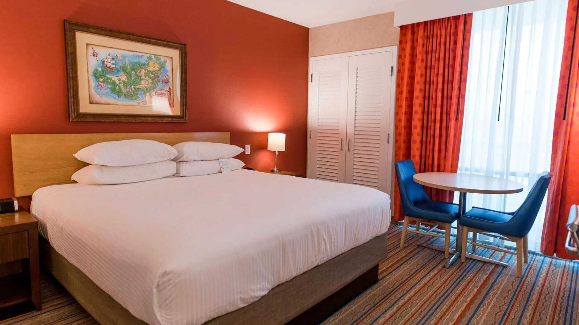 Howard Johnson By Wyndham Anaheim Hotel & Water Playground
