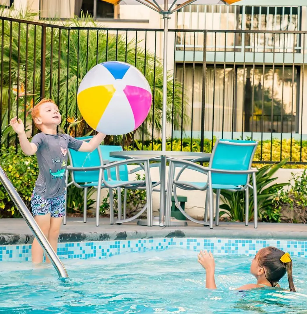 Howard Johnson By Wyndham Anaheim Hotel & Water Playground