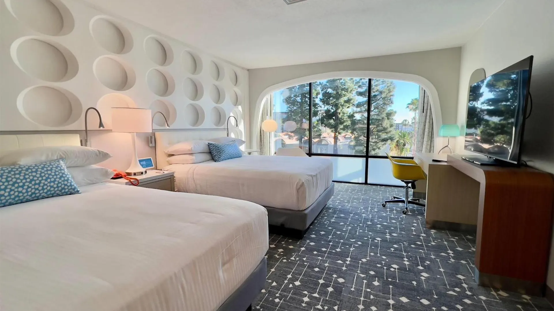 Howard Johnson By Wyndham Anaheim Hotel & Water Playground 3*,
