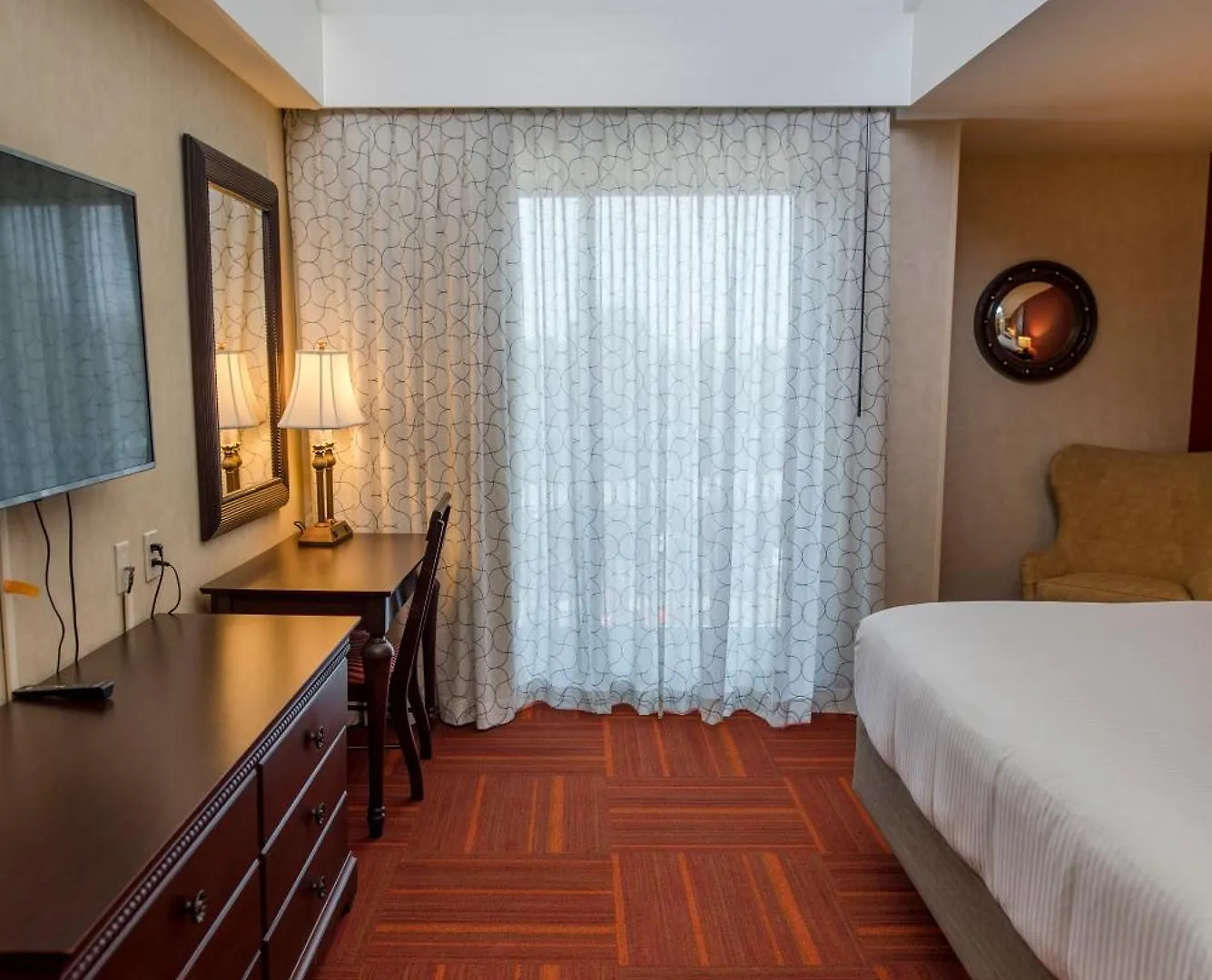 Howard Johnson By Wyndham Anaheim Hotel & Water Playground