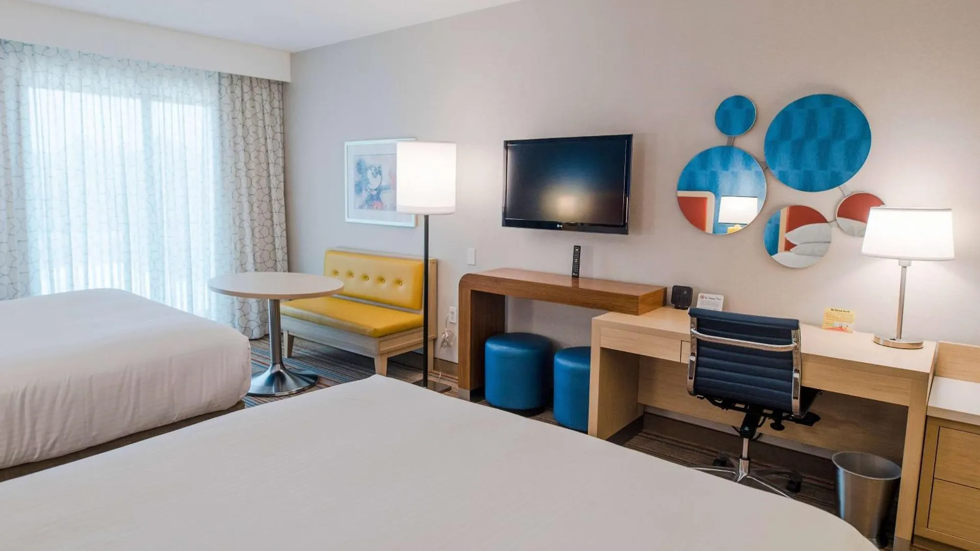 ***  Howard Johnson By Wyndham Anaheim Hotel & Water Playground Estados Unidos