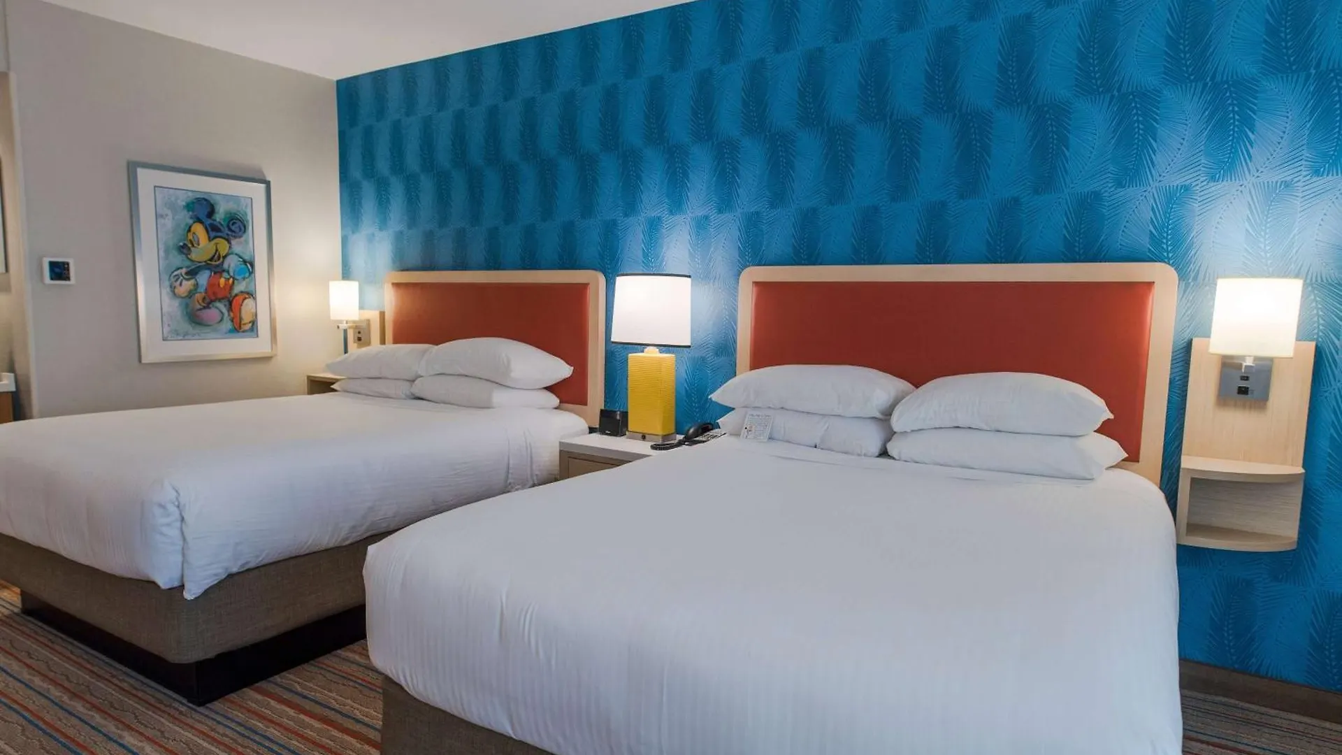Howard Johnson By Wyndham Anaheim Hotel & Water Playground