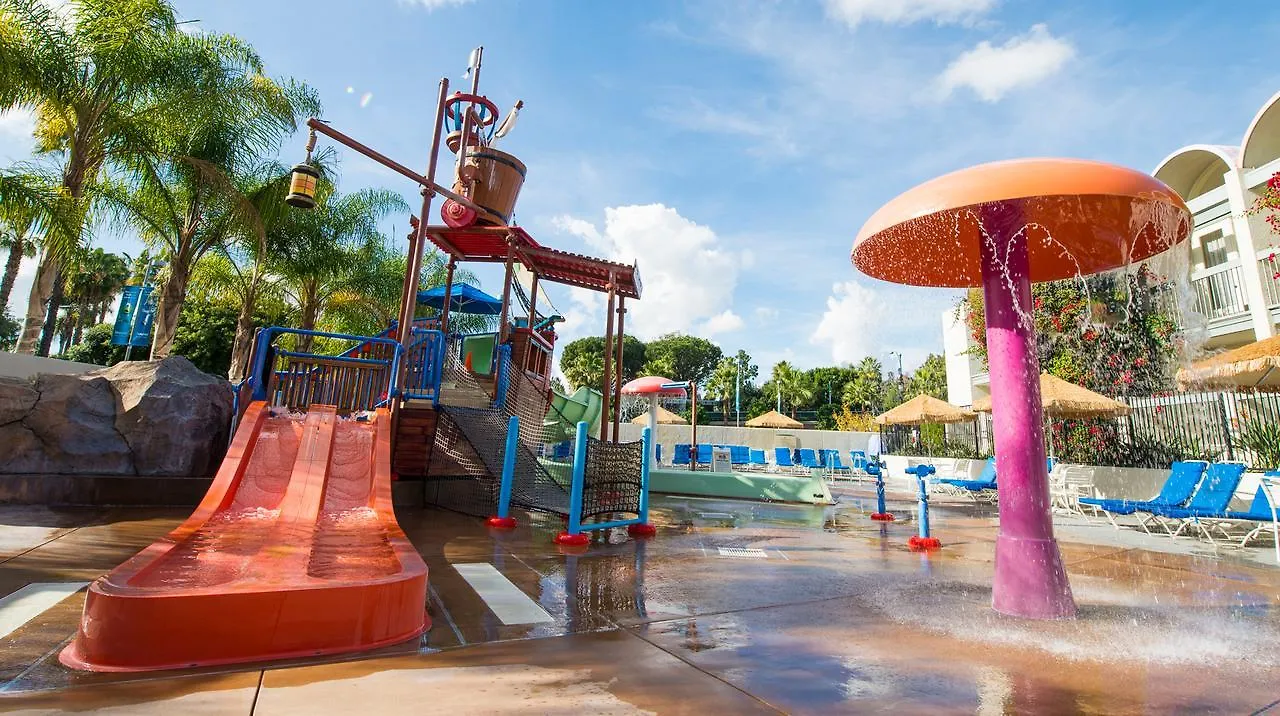 Howard Johnson By Wyndham Anaheim Hotel & Water Playground
